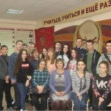 Учащиеся группы И-11 с классным руководителем Д.И. Сейфутдиновой и экскурсоводом Совета музея Лианой Караханян.