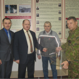 Работа над витринами – слева направо Р.М. Бакиров, О.Г. Ганенков, М.Г. Мавлютов, И.М. Клементьев, октябрь 2016 года.